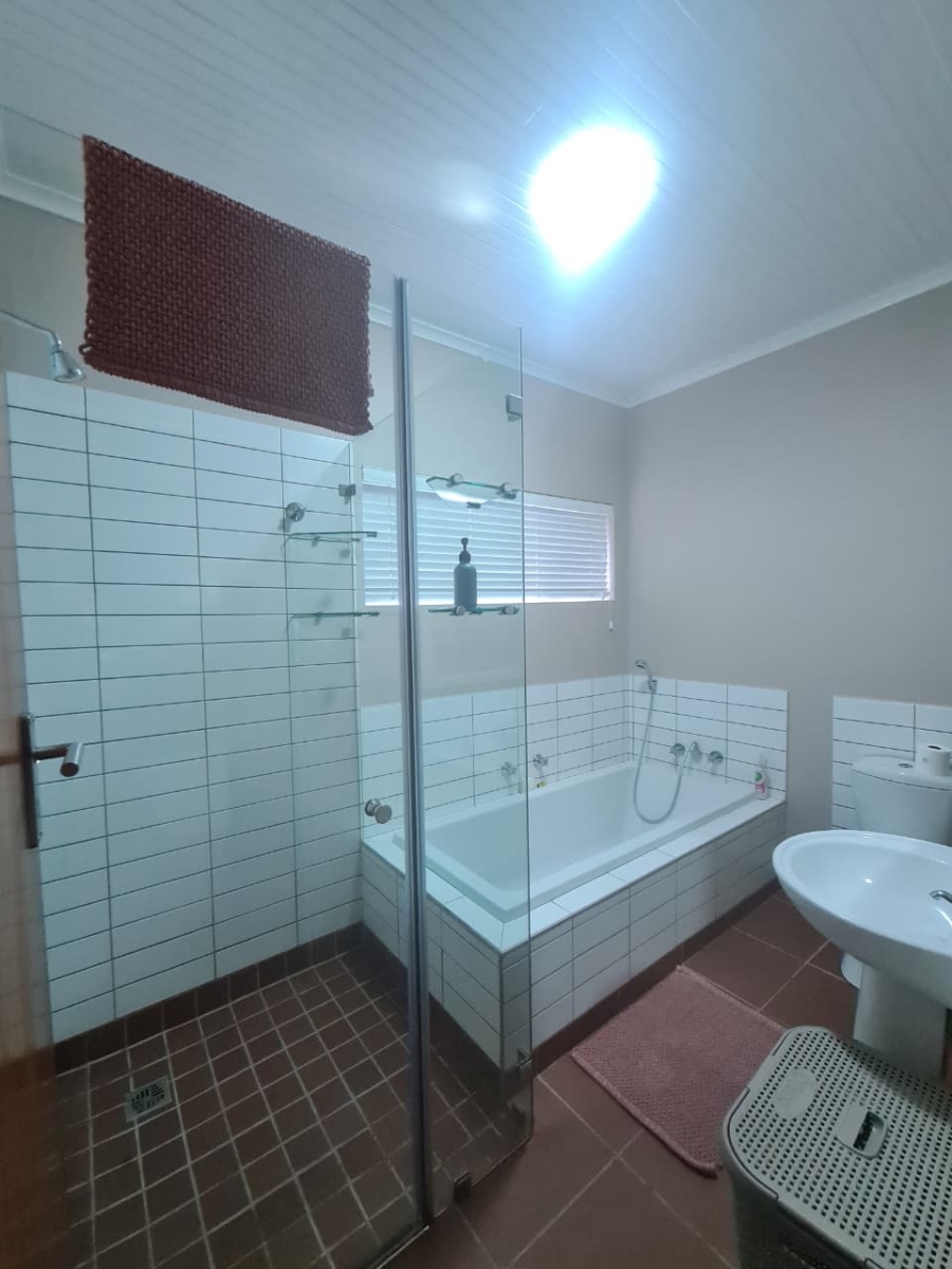To Let 3 Bedroom Property for Rent in Glentana Western Cape
